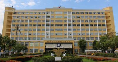 國軍高雄總醫院藥品採購弊案 13名上校、中校軍醫官涉貪判刑