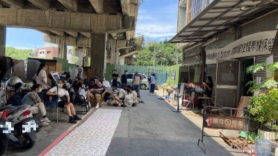南警長方仰寧助鐵路東移拆房 有「太陽花」經驗沒鎮暴水車