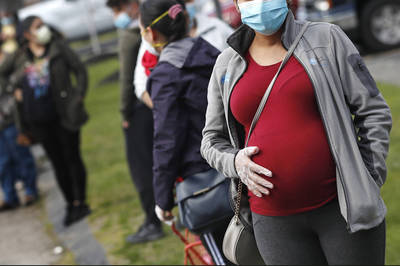 孕婦染疫恐早產、死胎 威爾斯首席醫療官：應盡早接種疫苗