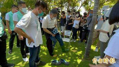 柯P到新竹縣參觀烏魚養殖區 拉抬民眾黨參選人