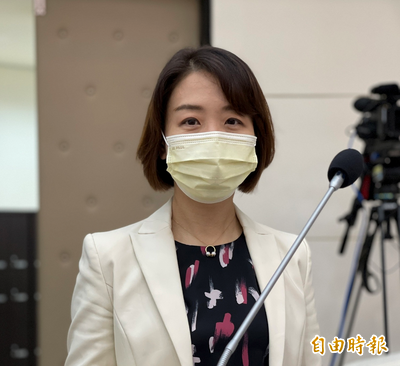 已辭中華大學董事長職務 李妍慧：不知論文審查召集人請辭