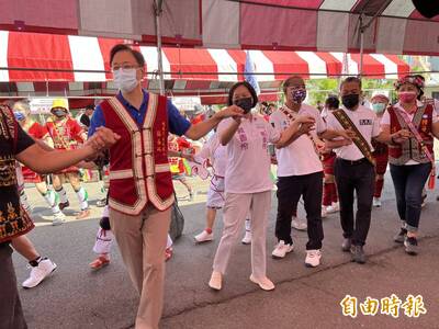 原民豐年祭藍、白牽手共舞 張、賴同籲：林智堅到台大說清楚