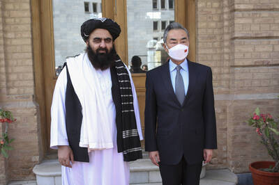 中國接近神學士政權 外媒分析原因