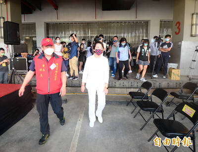 蔣萬安、陳時中隔空互嗆長照政策 黃珊珊：雙方批評都正確