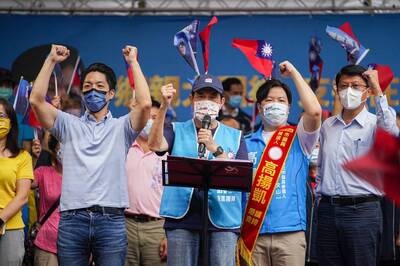 馬英九：中華民國總統到處寫台灣國慶日 非常不正當