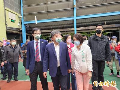 柯文哲稱共機擾台非北市責任 陳時中：保家衛國人人有責