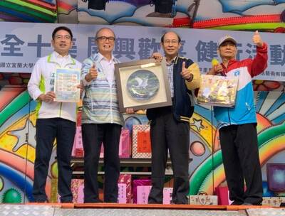 西伯利亞白鶴熱潮延燒 江聰淵助義賣瓷盤推綠色經濟