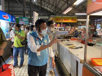 徐定禎勤掃街、站路口 盼鄉親認同支持