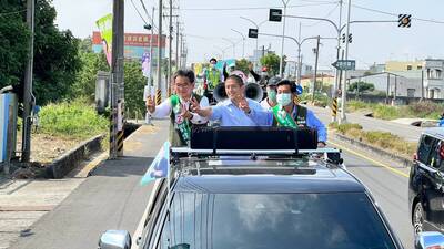 選戰倒數   吳怡農、陳柏惟陪劉建國掃街拜票