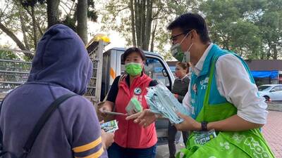 南投百里侯之爭今拚陸戰 藍綠候選人徒步掃街