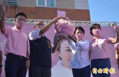 盧秀燕競選總部成立 細數政績高唱「天下媽媽都是一樣的」
