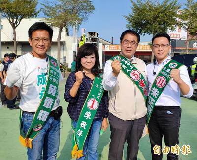 選前黃金週末 黃偉哲在台南最大票倉車隊掃街