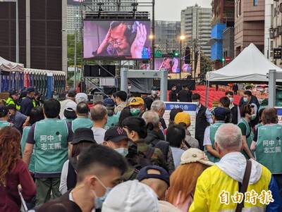 等不及！支持者提早卡位  陳時中選前之夜活動19:00登場