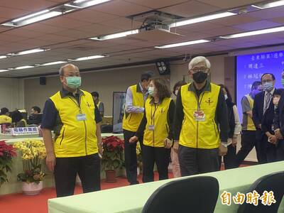 外國人士關切台灣選舉 組團赴中央選情中心參訪