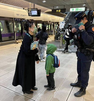 母子搭機捷被人潮沖散 5歲童留月台警助A12團圓