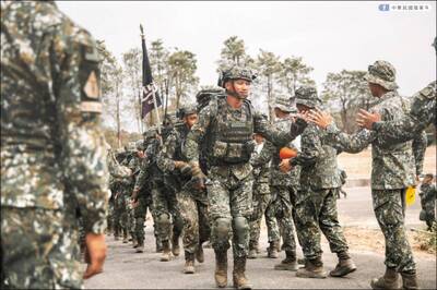 國防部預告修法 男性志願役身高下限降至152公分