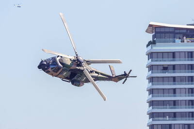 澳洲軍方直升機演習迫降外海 4機組人員失聯