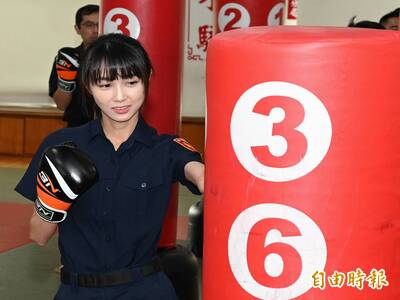 波麗士健身房！「全國最美所長」黃衣淳狂轟拳擊立靶香汗淋漓直呼「好喘」