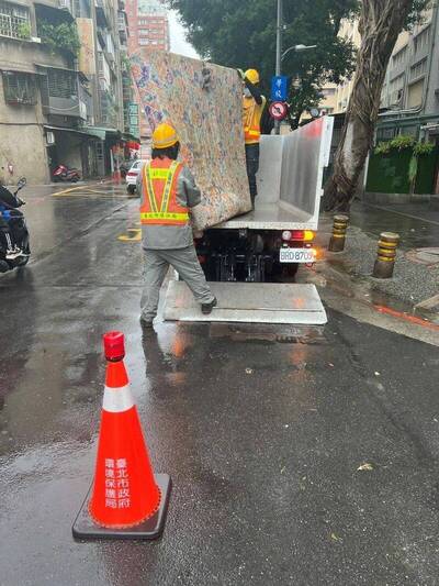 台北市初四恢復收運垃圾   大型廢棄物清運等初六