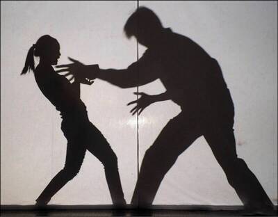 恐怖情人！逼前女友復合 他傳她裸照再跟蹤騷擾