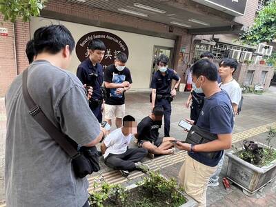 臉書廣告陷阱遭詐130萬元 板橋警逮詐團3人再溯源