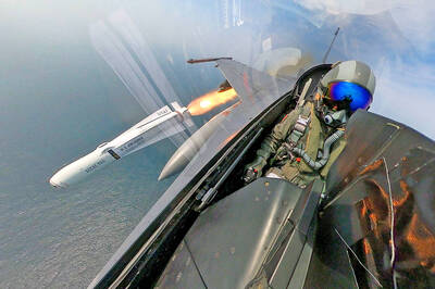 《TAIPEI TIMES》Air force conducts live-fire exercises before inauguration