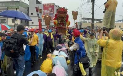 雲林虎尾六房媽過爐逢國中會考 考生留意交管