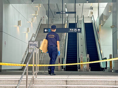 《TAIPEI TIMES》Man stabs two on MRT; passengers subdue him