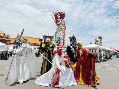 超吸睛！ 數百位古人、動漫明星集結台南鹿耳門踩街