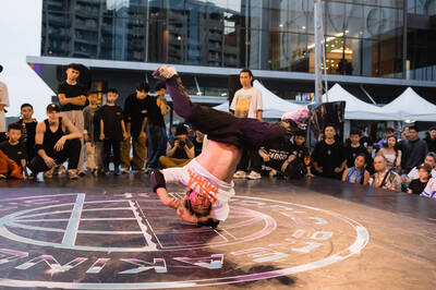 國際霹靂舞亞洲決賽 街舞神童林李納率隊奪團體冠軍