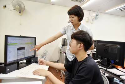 參加勞動部在職進修 轉換跑道年薪翻倍