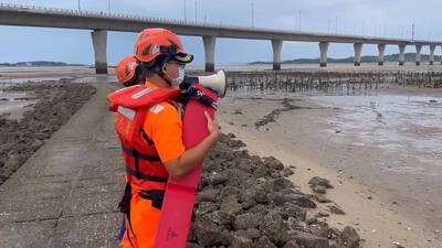 颱風天勿到海邊觀浪玩水 金門岸巡隊：勸離不聽最重罰25萬