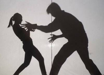 威脅未年成女網友自拍裸照上傳 網路色狼判9年8個月