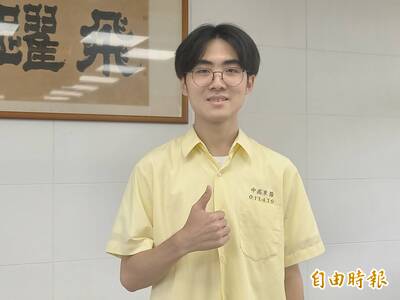 白袍變法袍！羅東高中陳又銘繁星醫學系落榜 42天衝刺上台大法律