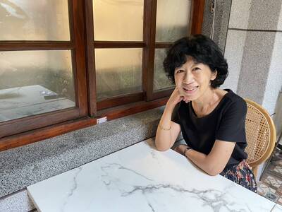 陳佩琪一早又開砲 稱兒子開戶犯了哪條法 網質疑前後說詞不一