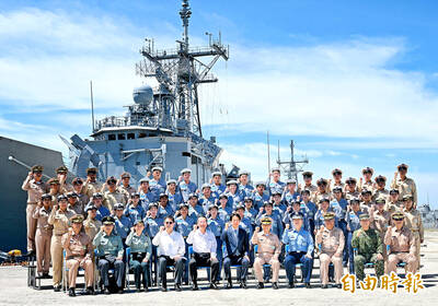 《TAIPEI TIMES》I have your backs, president tells sailors