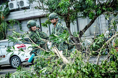 《TAIPEI TIMES》Storm eases, but care needed: center