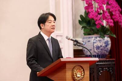 賴清德：未來挑戰更複雜 盼授階將官成國軍典範