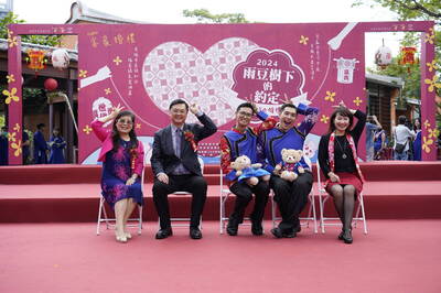 高雄客家婚禮 21對新人有4對同性伴侶