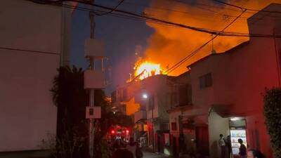 跨年夜東京晴空塔附近住宅區大火 延燒8棟建物、發現2遺體