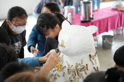 小小菸蒂大大危害 「不落蒂大聯盟」邀學生從身邊撿起