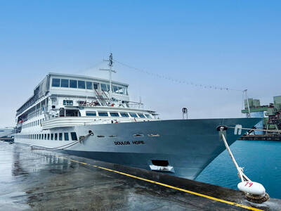德國海上圖書館「望僕號」抵花蓮港明起開放  台灣好行增停花蓮港