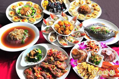 他好奇除夕夜還會親自下廚嗎？ 網嘆：光買菜提菜就很累了