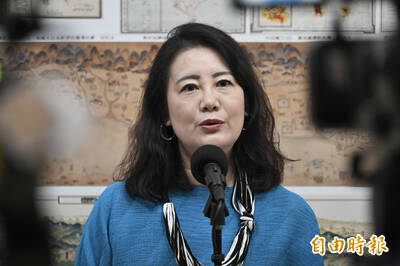 與柯建銘接吻深偽片TikTok流傳 吳思瑤告到底：下流手段須付出代價