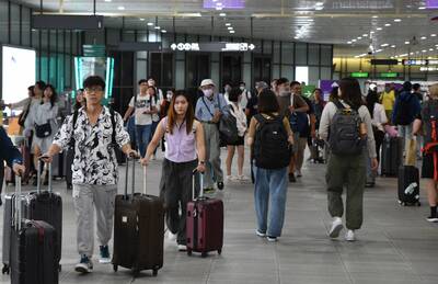 春節出境旅客暴增 機捷每天清晨加開兩列車從北車到機場