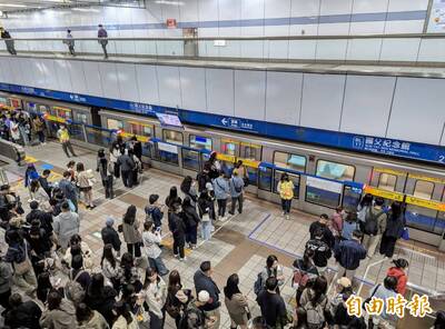搭捷運「這1款包」最自私！掀一票網共鳴：上下班時間最多