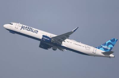 天降冰塊砸穿屋頂！加州夫婦怒告航空公司索賠千萬