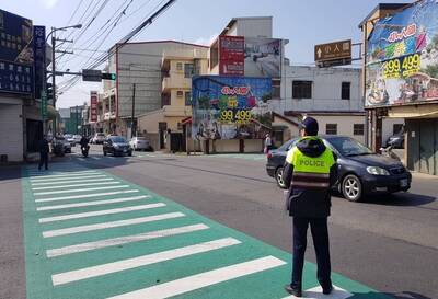 春節避小人國、六福村車潮 走國3高原、龍潭交流道疏導分流