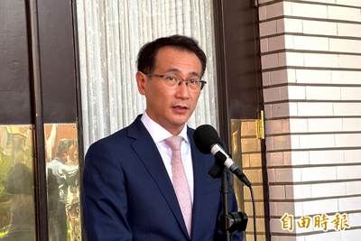 吳春城註冊「壯世代」又推立法！鄭運鵬暗酸：發明人真偉大