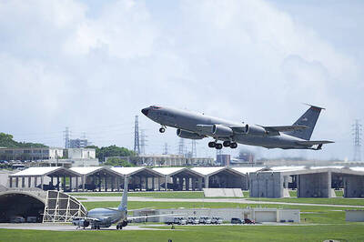《TAIPEI TIMES》 China seeks to divide Okinawa: report